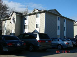 Building Photo - 2458 Lakeside Dr