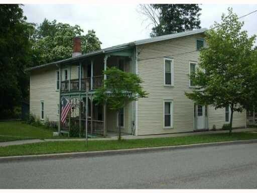 Foto principal - 137 Jamestown St