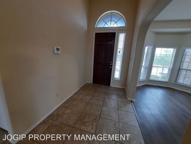 Foto del edificio - 4 br, 3 bath House - 200 Greyhawk Dr.