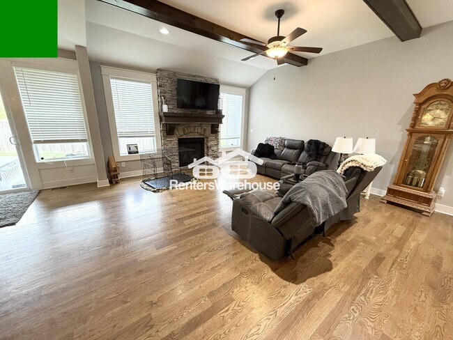Foto del edificio - 1202 Ridge Tree Ln