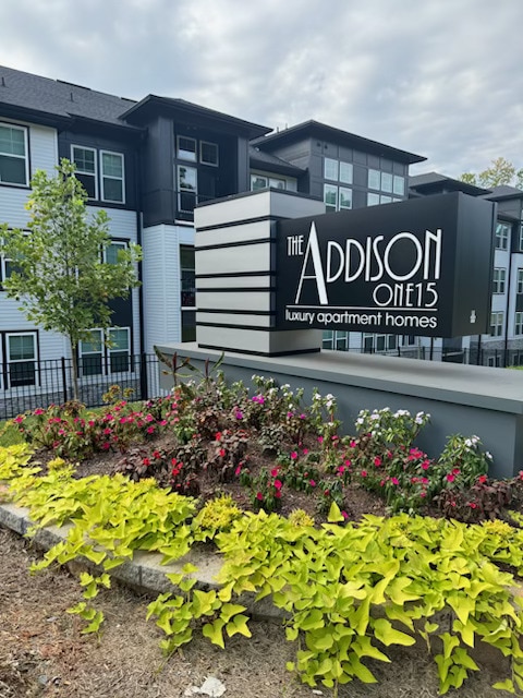 Letrero de monumento - The Addison One15