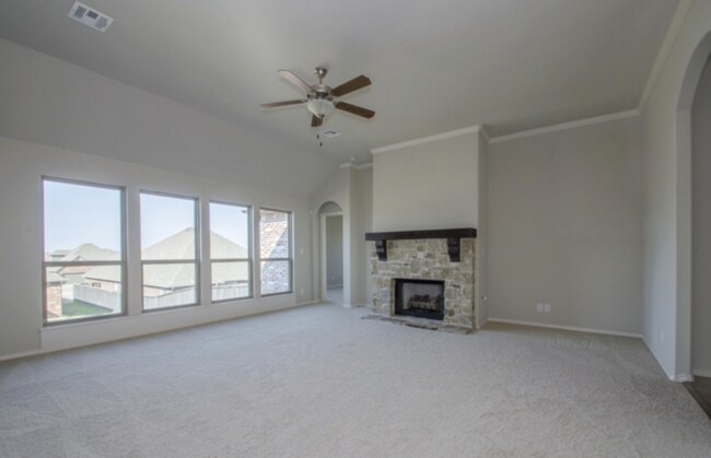 Foto del edificio - Unique 4 bed/2 bath/3 car garage Broken Arrow Home!