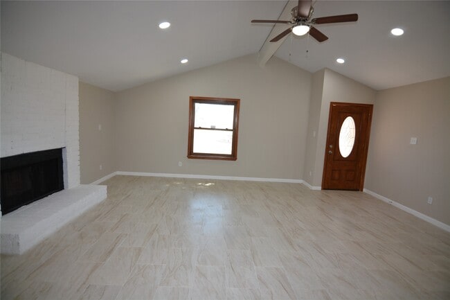 Building Photo - 906 Arrow Lake Dr