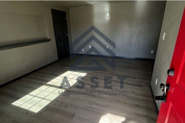 Foto del edificio - 2 Bedroom Home Available!