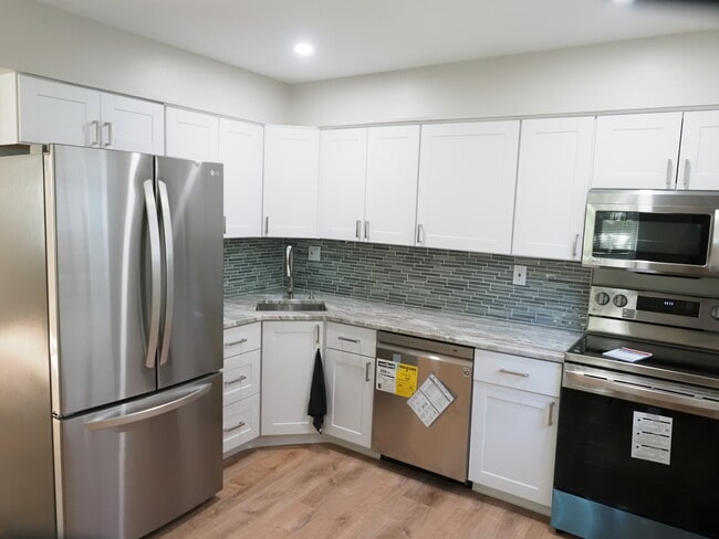 Kitchen - 113 Conard Ave