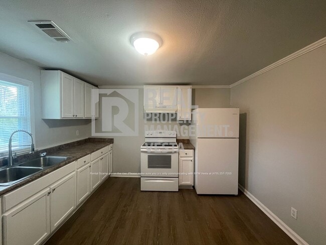 Building Photo - 5624 Swymer Dr