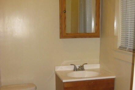 baño - 959 N Wilton Pl