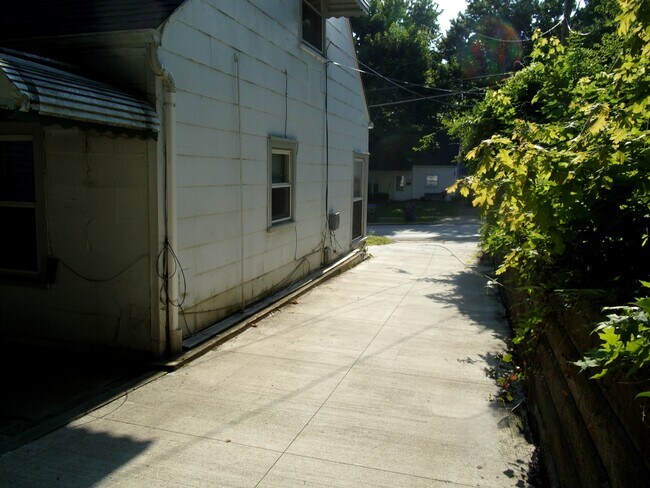 Foto del edificio - 2356 Bailey Rd