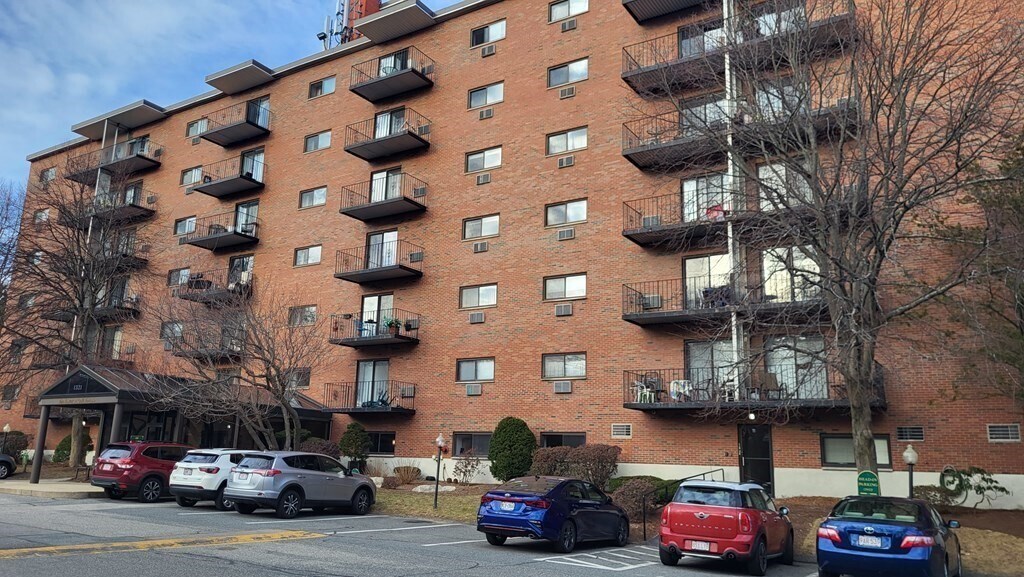 Foto principal - 1321 Worcester Rd