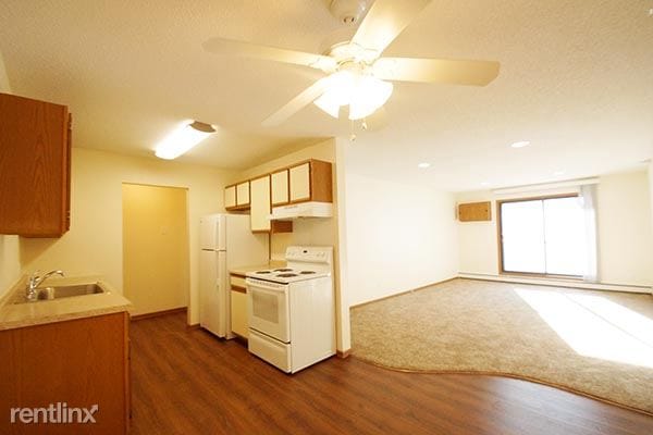 Primary Photo - 301 E Burnsville Pky