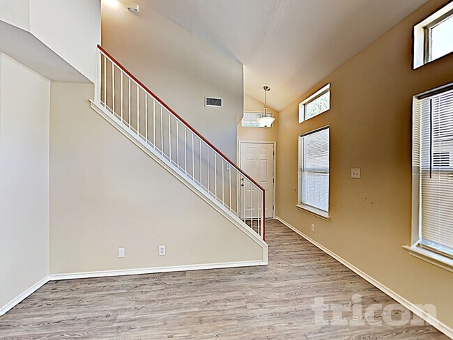Foto del edificio - 6734 Sandy Point Dr