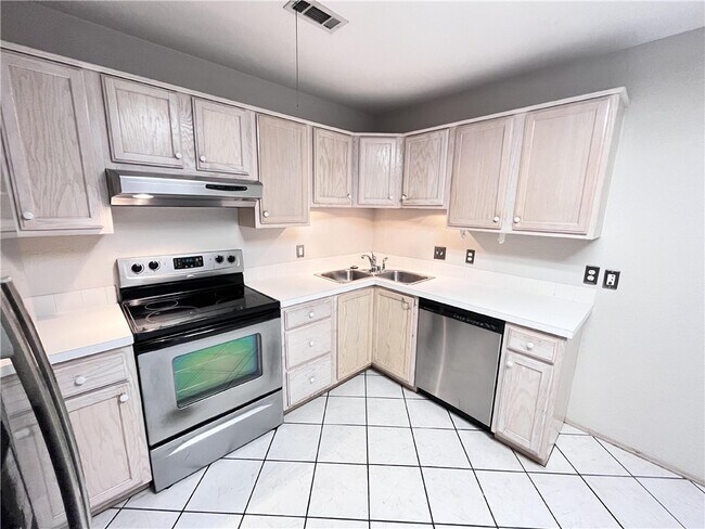 Foto del edificio - 884 N Daisy Ln