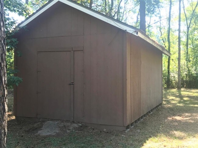 Building Photo - 15993 Oak Creek Cir