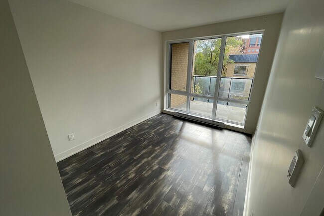 Photo du bâtiment - 2085 Av. Papineau