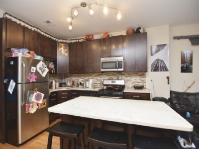 Foto del edificio - 2110 W 18th Pl