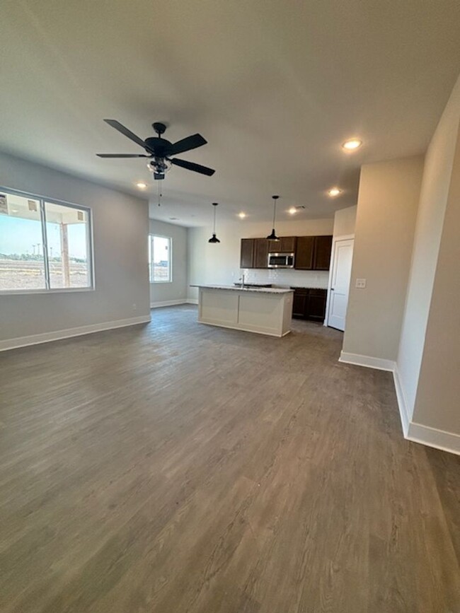 Building Photo - Stunning 3-Bedroom, 2-Bath Home for Rent –...