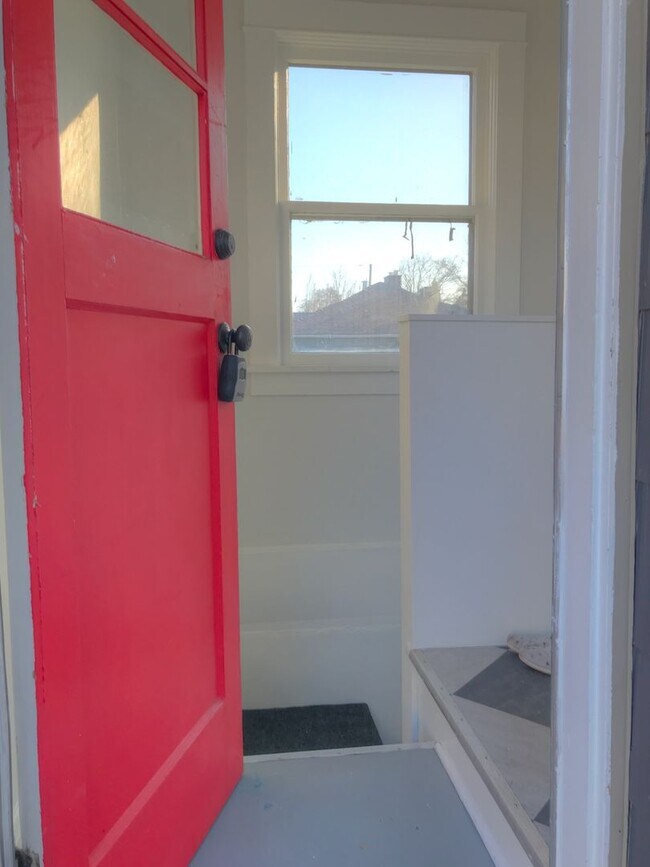 Building Photo - 5144 NE Flanders St