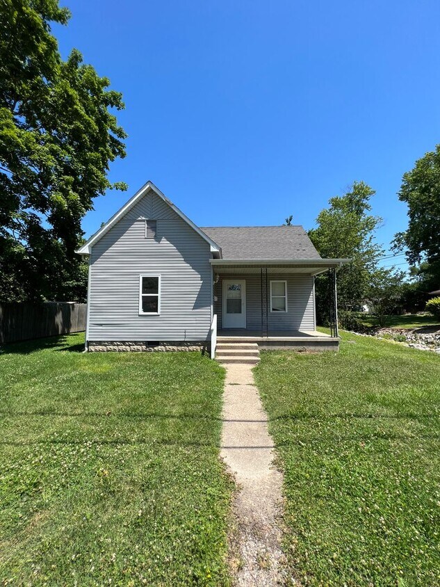504 E Reeves St, Marion, IL 62959 House Rental in Marion, IL