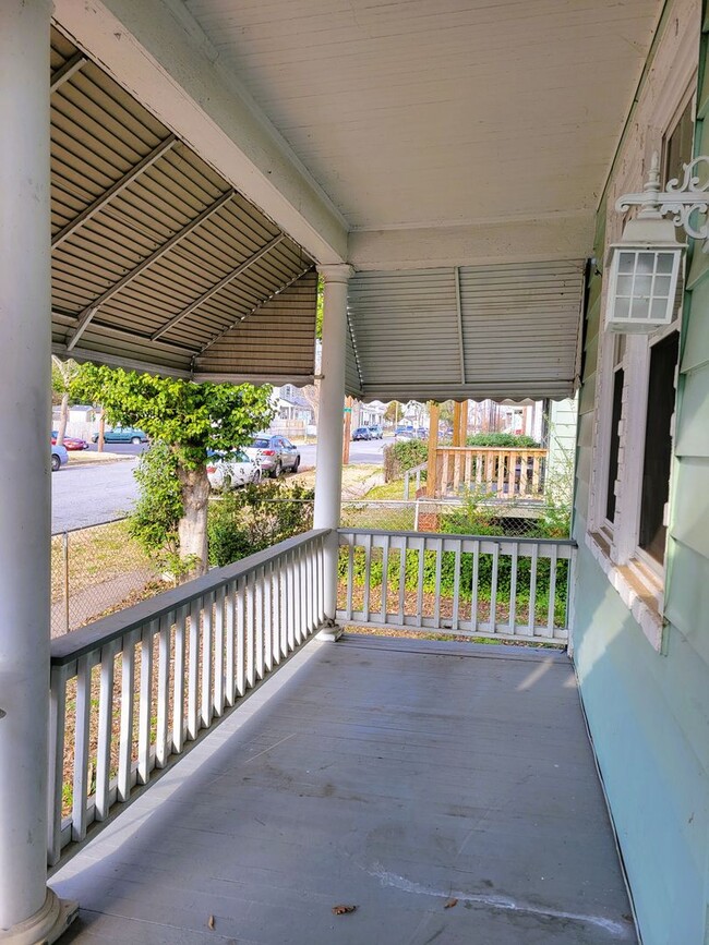 Building Photo - Remodeled bungalow in Church Hill with 3 bedrooms and 1 full bath