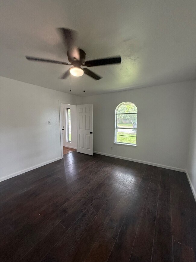Foto del edificio - 4617 Cobblestone Ln