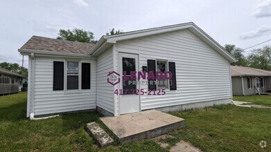 Building Photo - 446 N Claud Ave