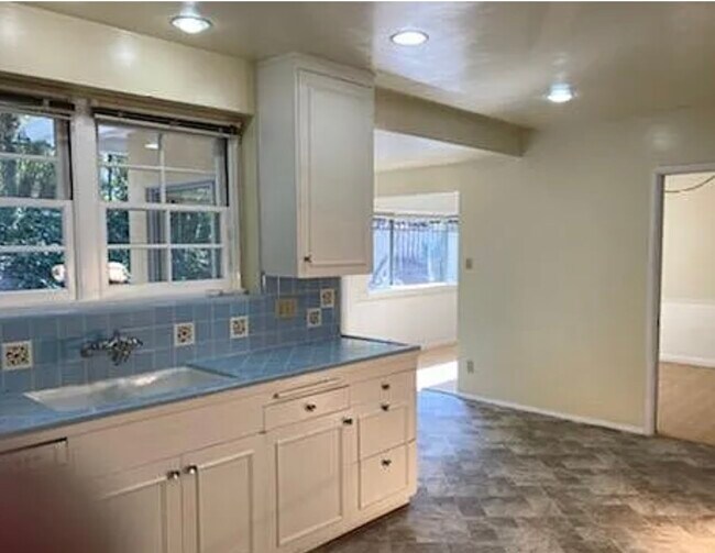 Foto del edificio - 4748 Zelzah Ave