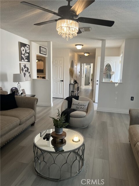 Building Photo - 940 Leslie Dr