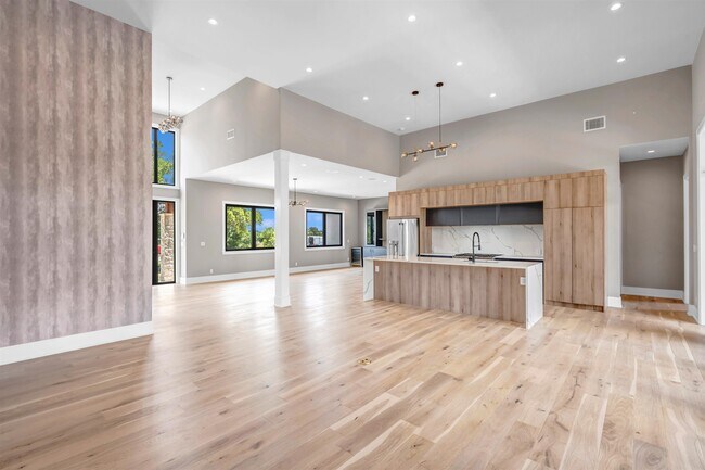 Foto del edificio - 325 Spicewood Trails Dr