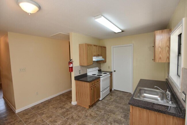 Building Photo - 7417 Bomer Dr