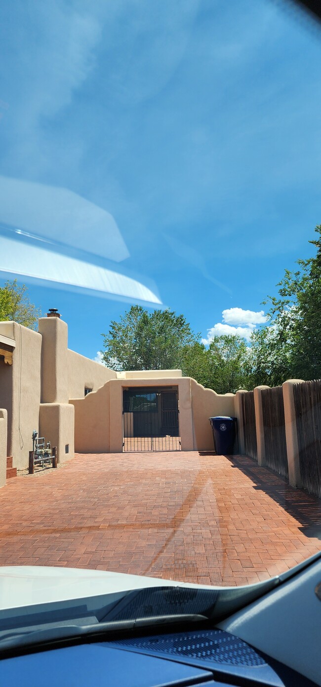 Building Photo - 507 Silva St