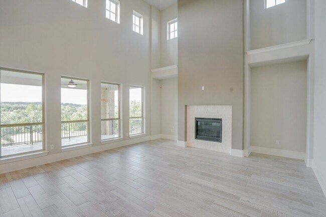 Building Photo - 16916 Sanglier Dr