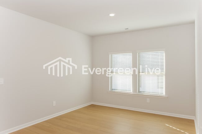 Foto del edificio - 113 Ashby Pond Dr