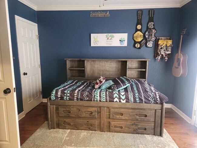 Foto del edificio - 115 Field Crest Dr