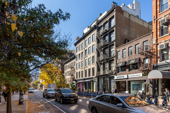 Foto del edificio - 420 W Broadway