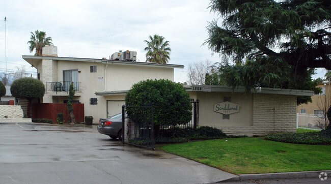 Foto del edificio - Sandlewood East