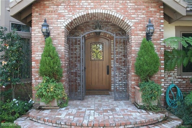 Building Photo - 5 br, 7 bath House - 13924 Weddington St