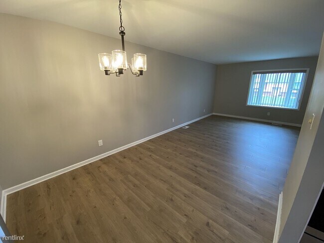 Building Photo - 3 br, 1 bath House - 857 Glenn Ct
