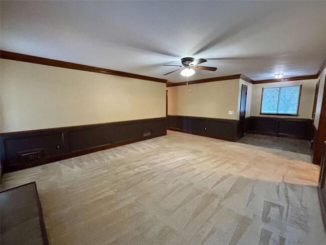 Foto del edificio - 2021 N Oak Dr
