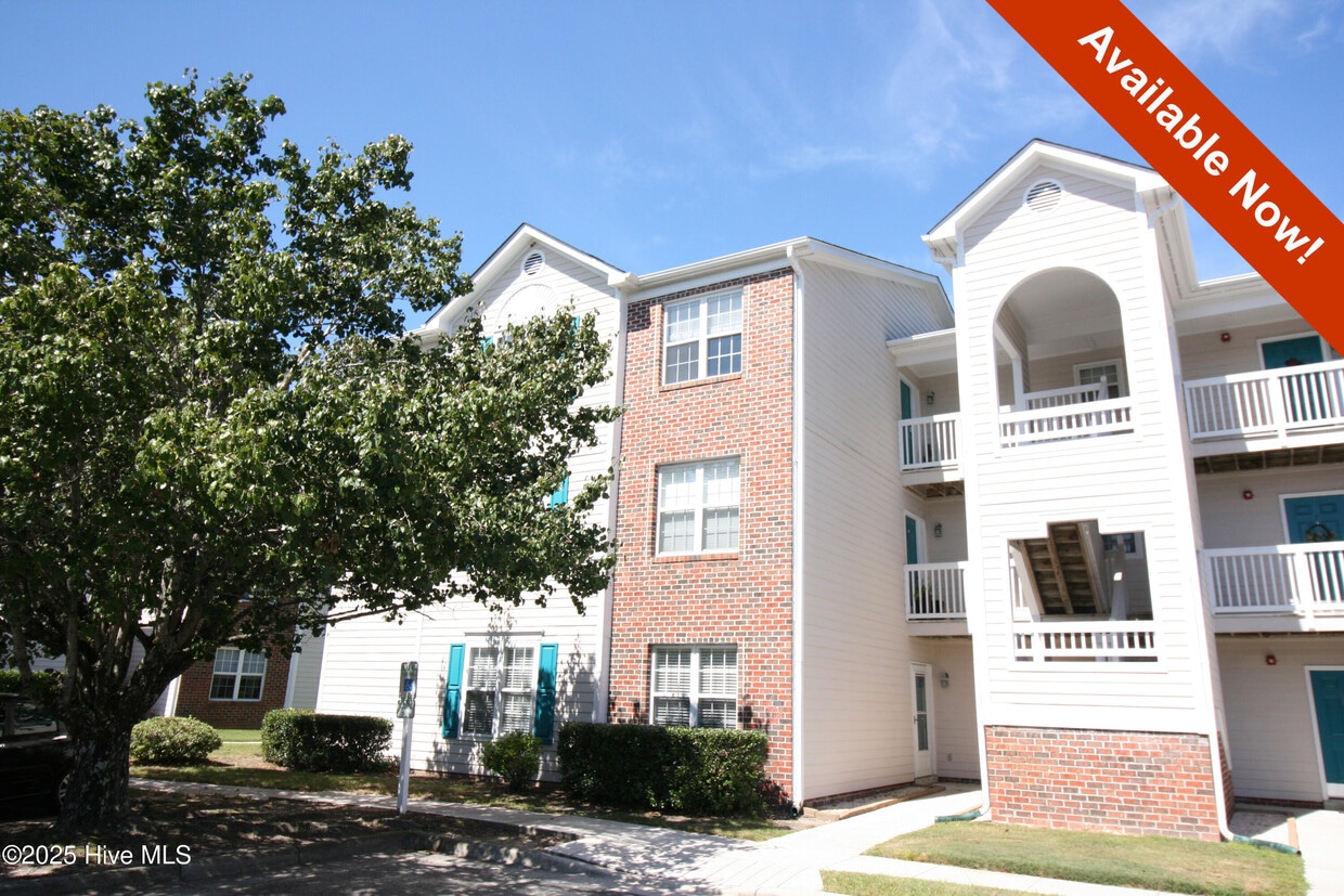 Primary Photo - 713 Clearwater Ct