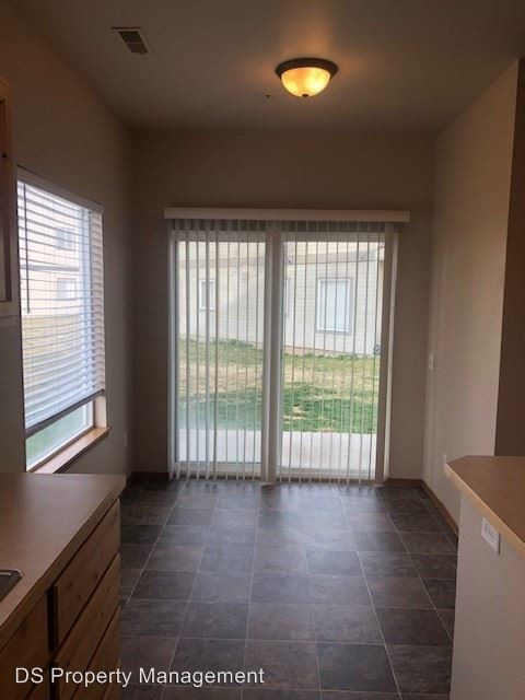 Foto del edificio - 2209 E Whispering Willow Ln