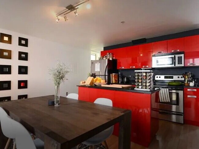 Foto del edificio - "Chic Urban Retreat: Spacious 1-Bedroom Apartment in the Heart of San Diego – 750 Sq Ft of Comfort!"