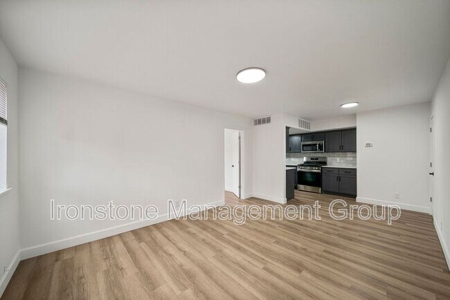 Building Photo - 4509 E 31st St