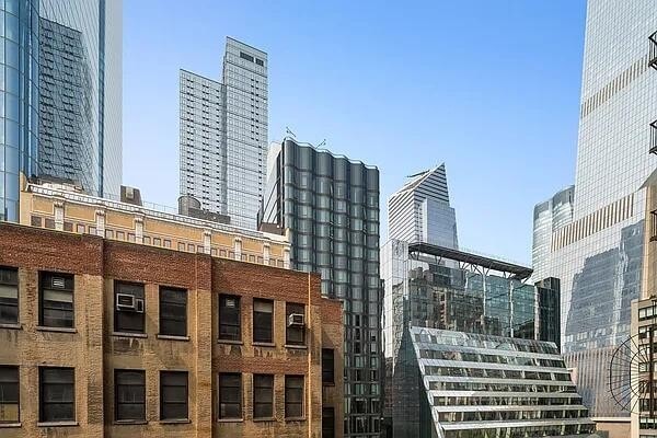 Building Photo - 430 W 34th St.