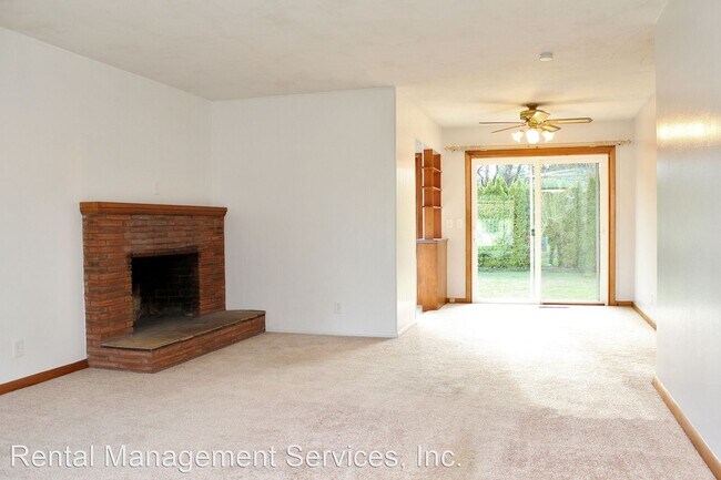 Building Photo - 3 br, 1 bath House - 13838 SE Bush St