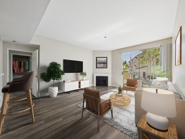 Interior Photo - Madison Hancock Park