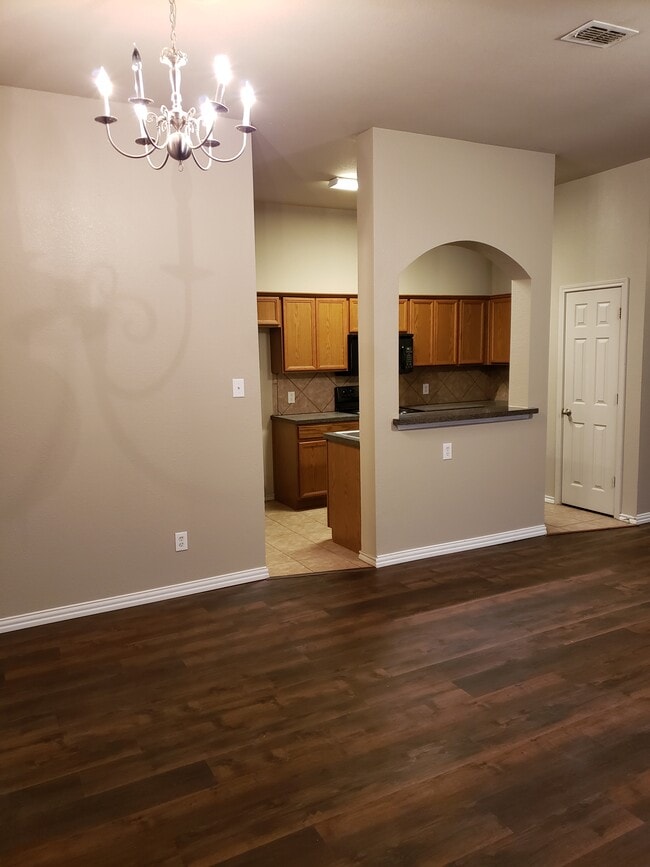 Building Photo - 816 Bur Oak Dr