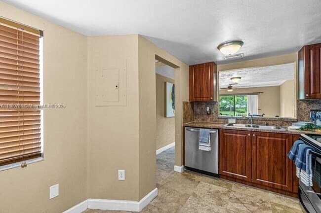 Foto del edificio - 3906 NW 90th Ave