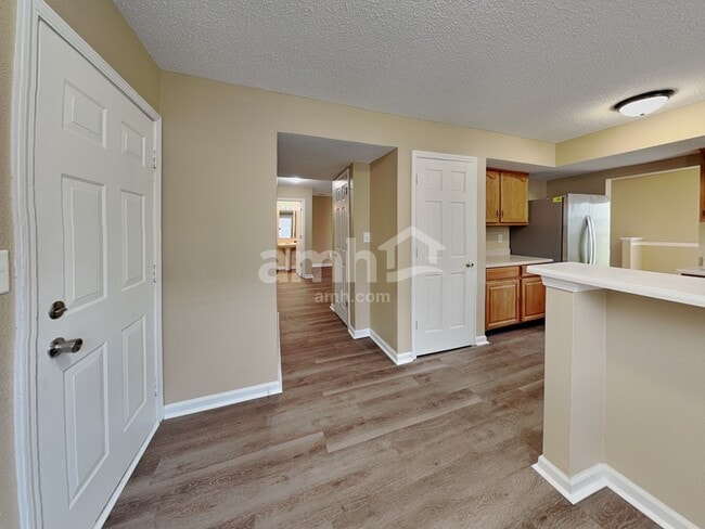 Building Photo - 635 Cloverfield Ln