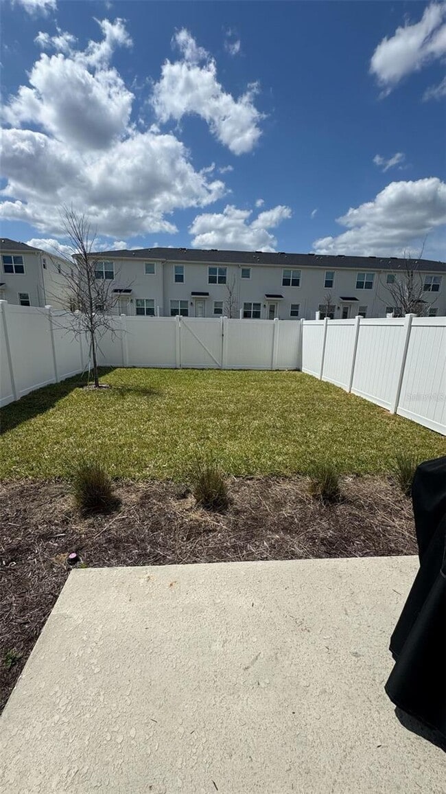 Building Photo - 320 Nine Iron Dr