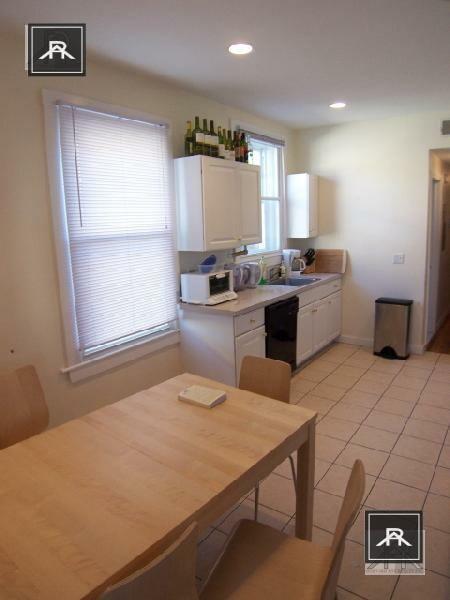 Building Photo - 5 bedroom in Brookline MA 02446